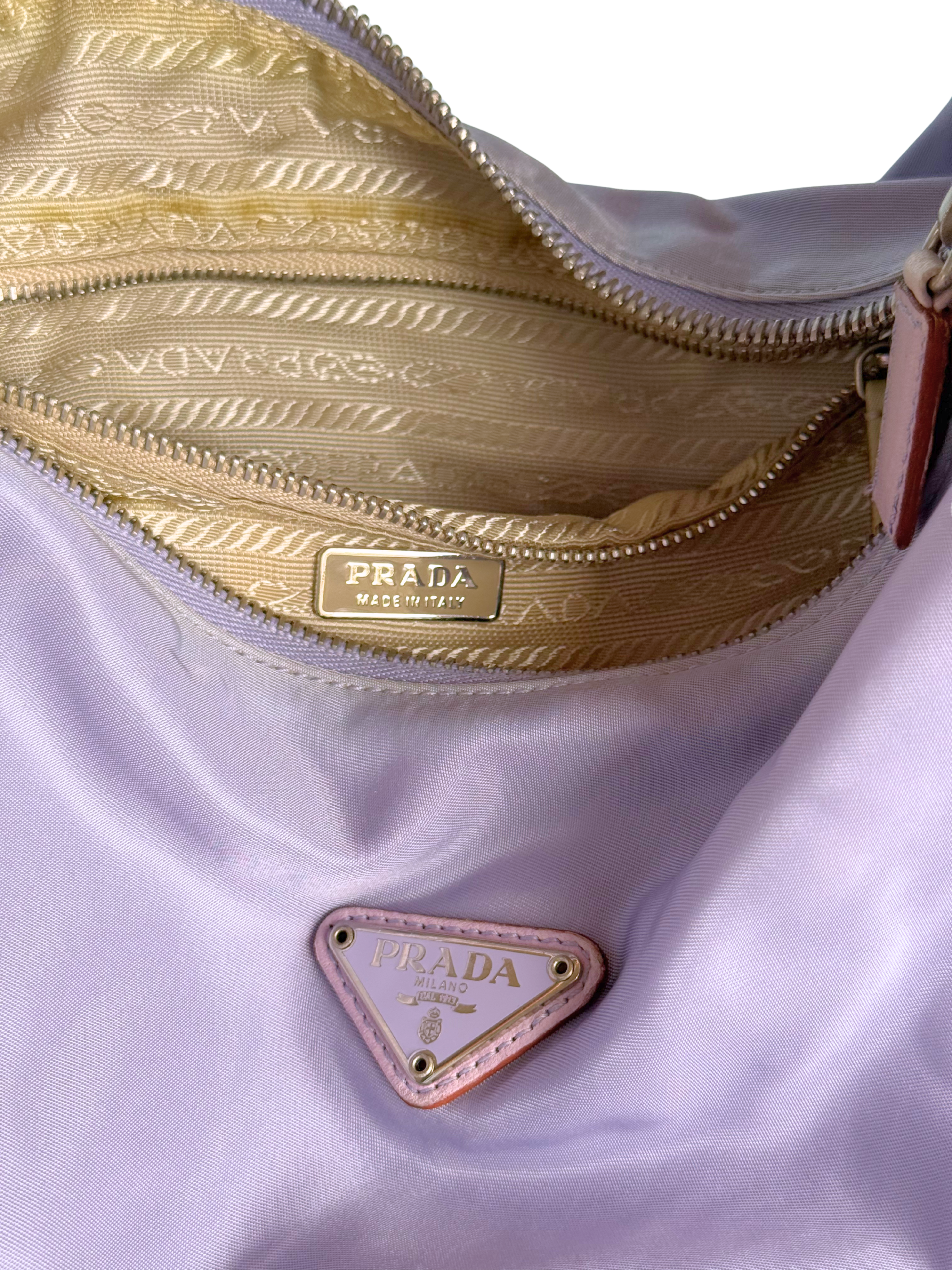 Prada re edition 2000 nylon shoulder bag in purple/pink